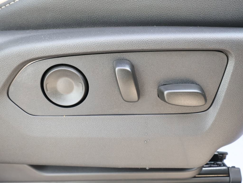 New 2026 GMC Yukon XL Elevation w/ LPO, Elevation Black Package image 43