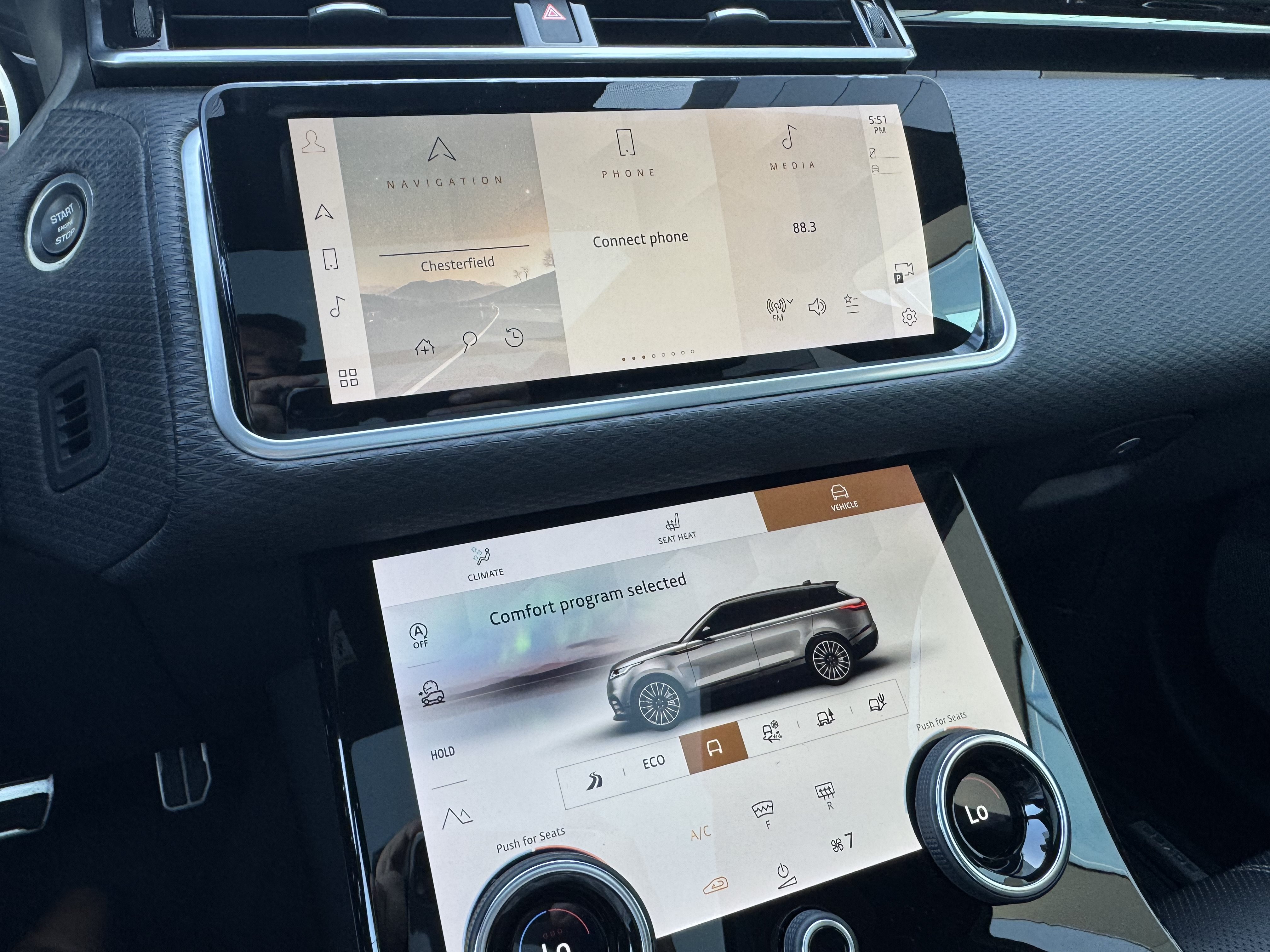 Certified 2022 Land Rover Range Rover Velar R-Dynamic S AWD/4WD image 19