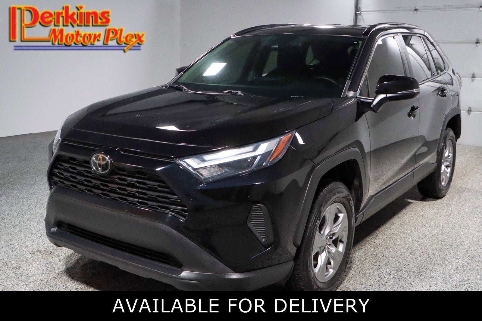 Used 2022 Toyota RAV4 XLE image 1