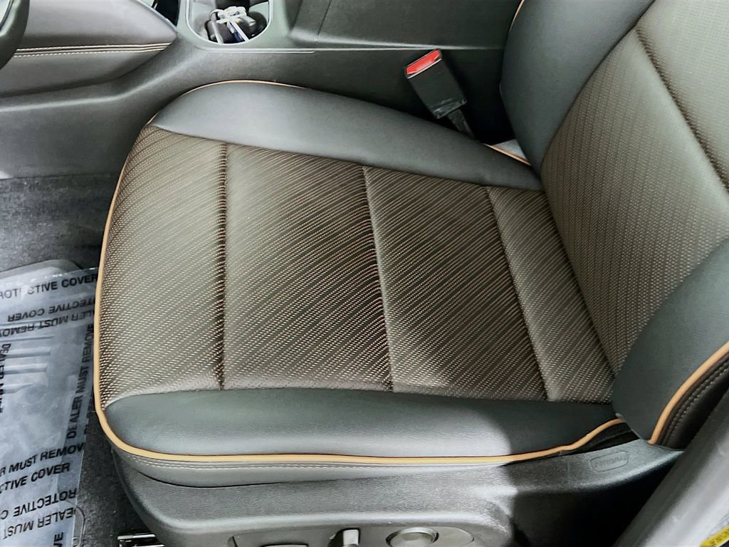 Used 2023 GMC Canyon AT4 w/ AT4 Premium Package image 18