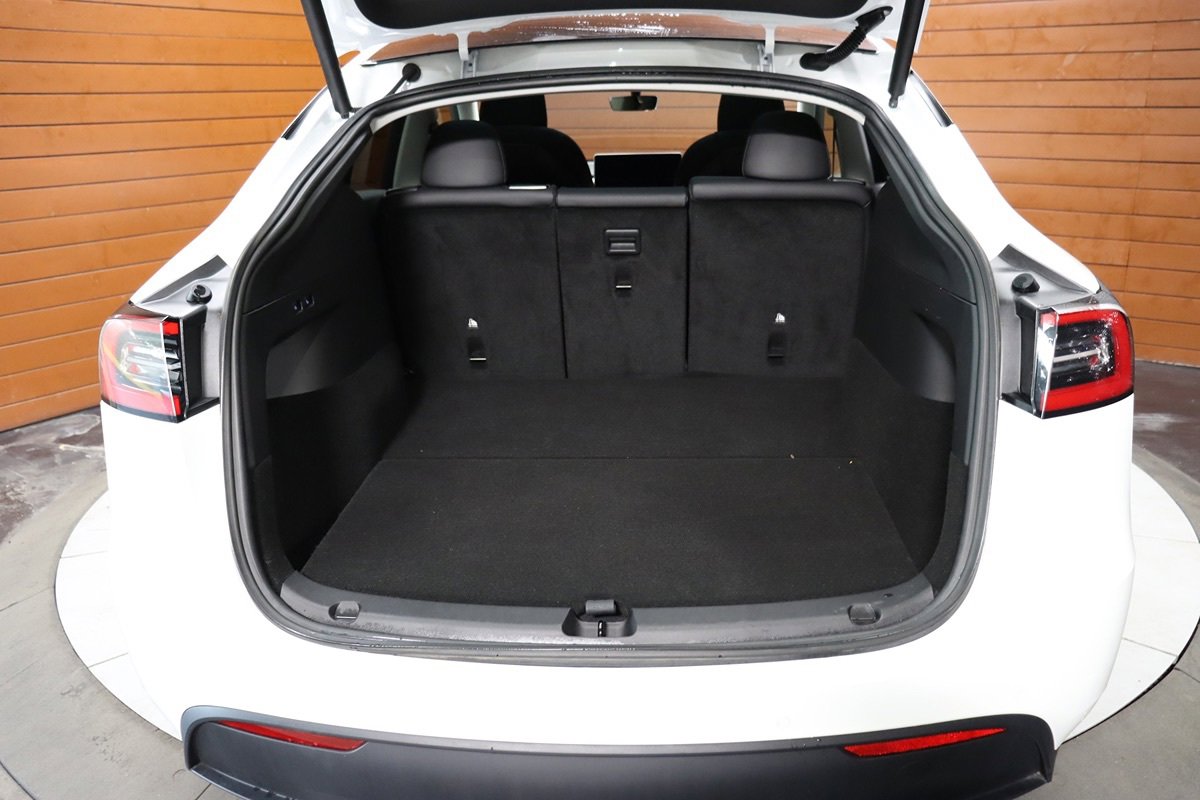 Used 2023 Tesla Model Y Long Range image 11
