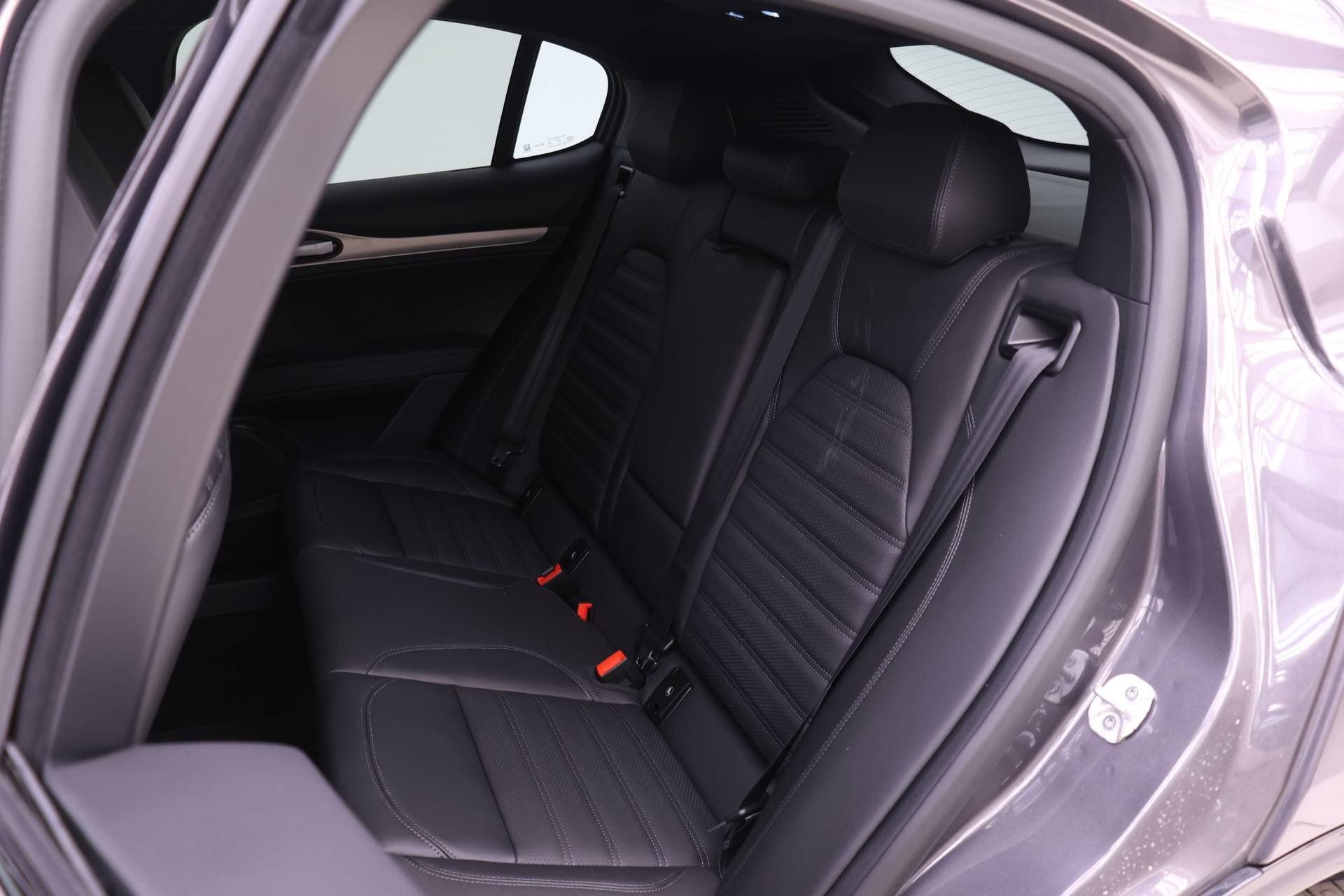 New 2026 Alfa Romeo Stelvio Sprint w/ Convenience Package image 13