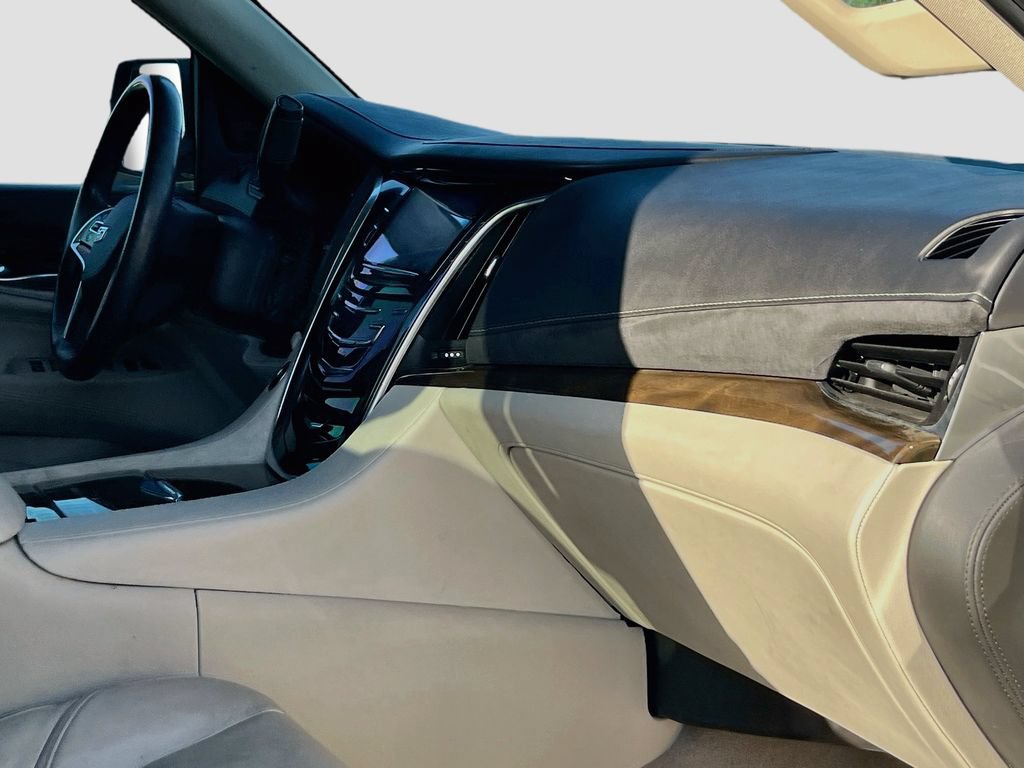 Used 2019 Cadillac Escalade Luxury w/ LPO, Radiant Package RWD image 32