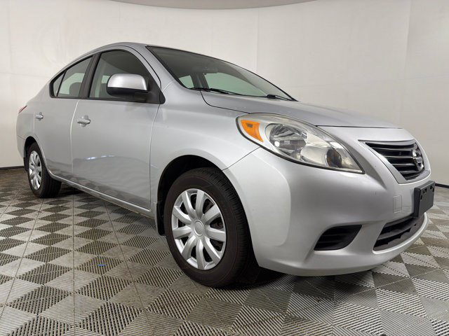 Used 2012 Nissan Versa SV FWD image 1