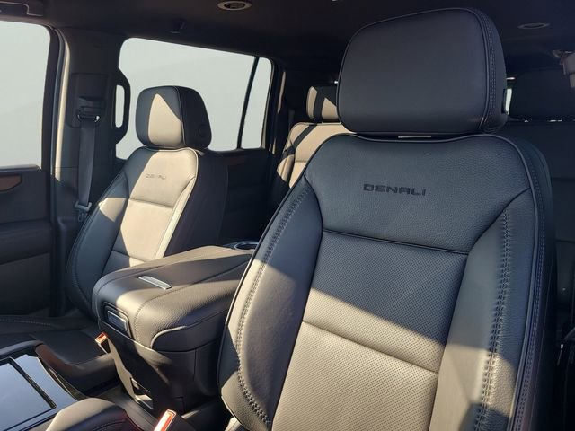 Used 2025 GMC Yukon XL Denali AWD/4WD image 20
