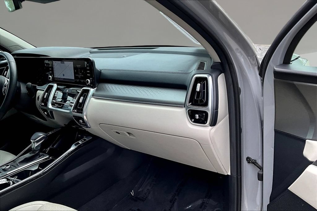 Certified 2023 Kia Sorento SX AWD/4WD image 25