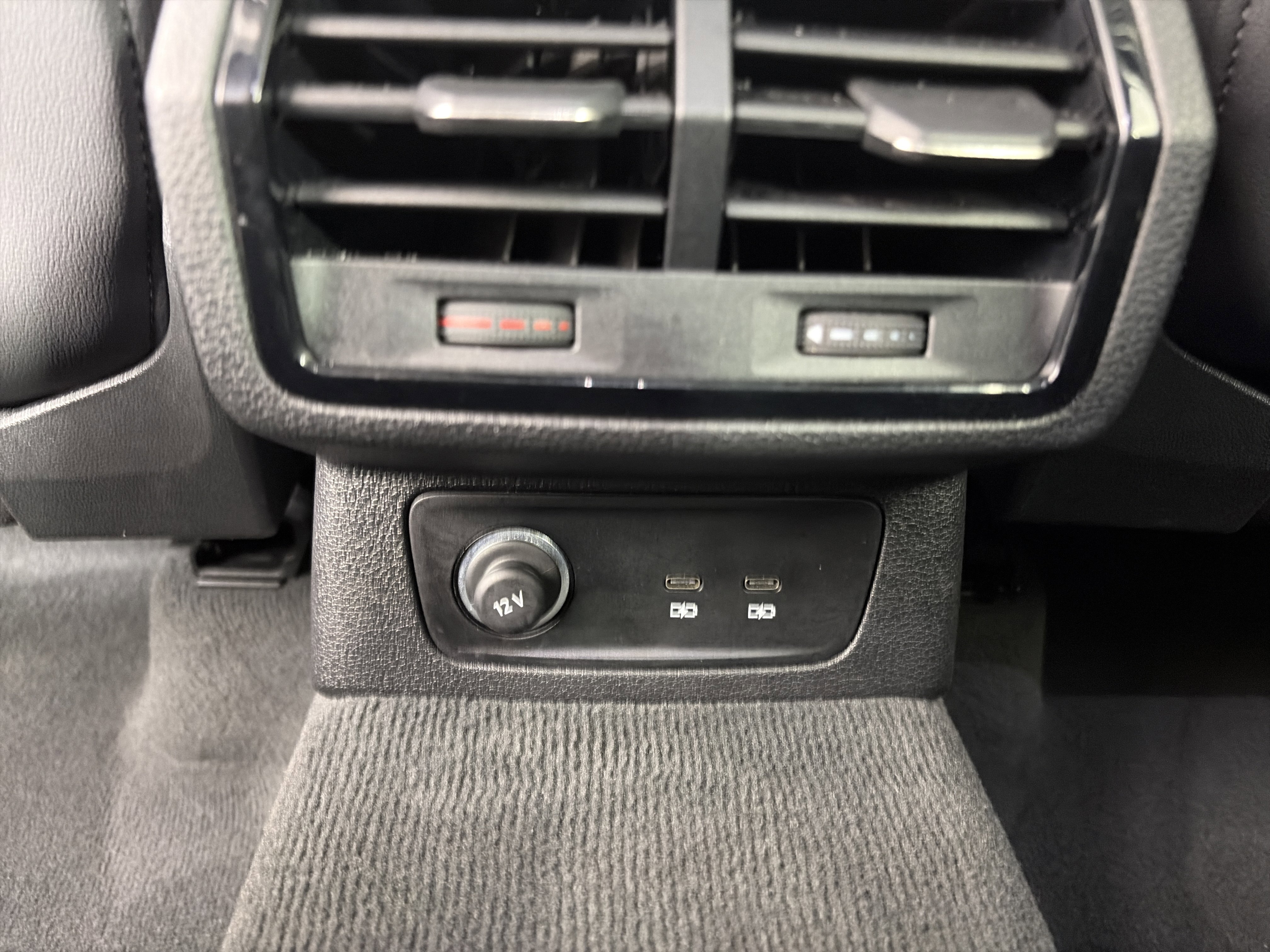 Used 2025 Audi Q3 2.0T Premium image 18