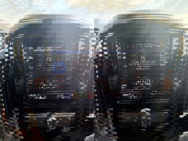 Used 2023 Chevrolet Traverse LT image 16