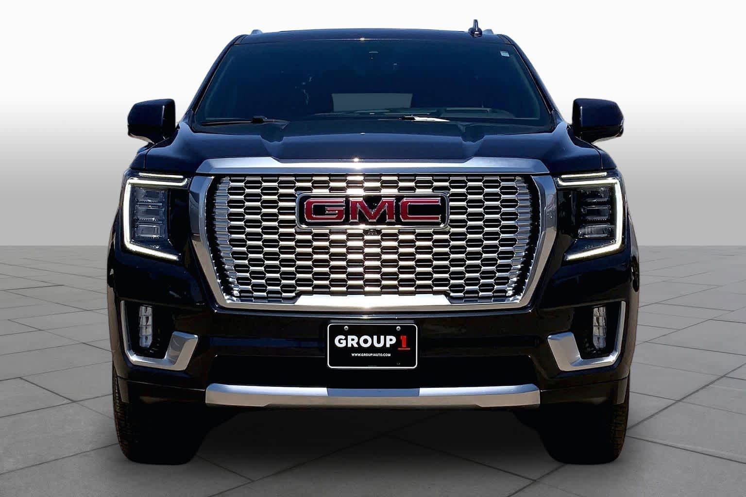 Used 2024 GMC Yukon XL Denali w/ Denali Reserve Package AWD/4WD image 4