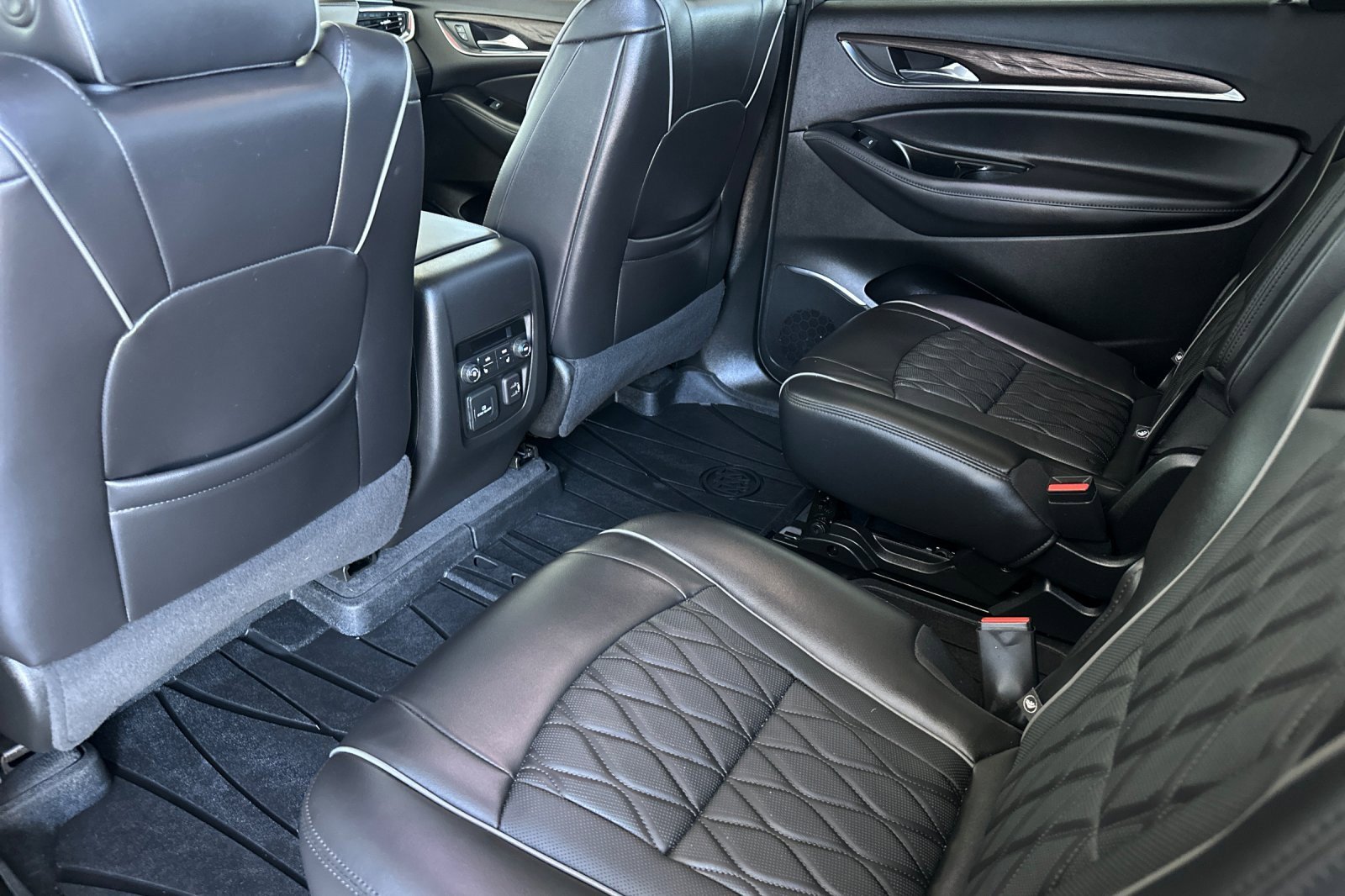 Certified 2023 Buick Enclave Avenir w/ Avenir Technology Package image 14