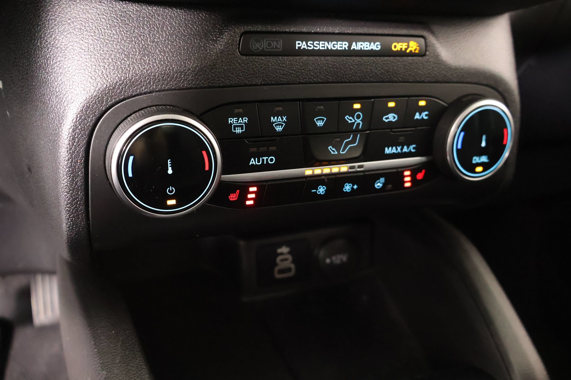Used 2024 Ford Escape Active w/ Cold Weather Package FWD image 7