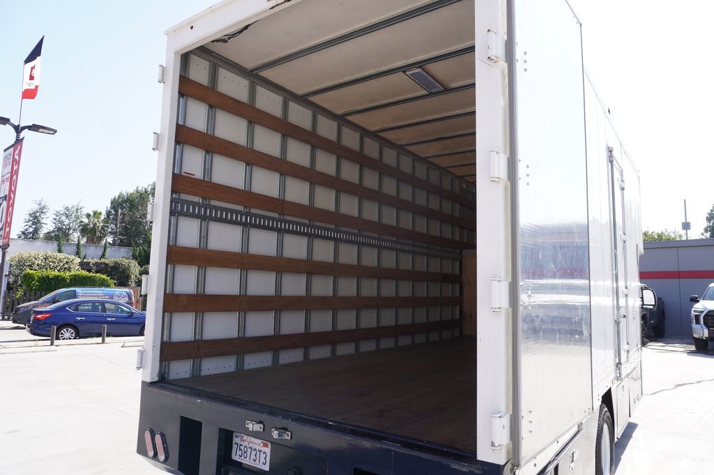 Used 2024 Ford E-450 and Econoline 450 Super Duty w/ Power Windows & Locks Group RWD image 17