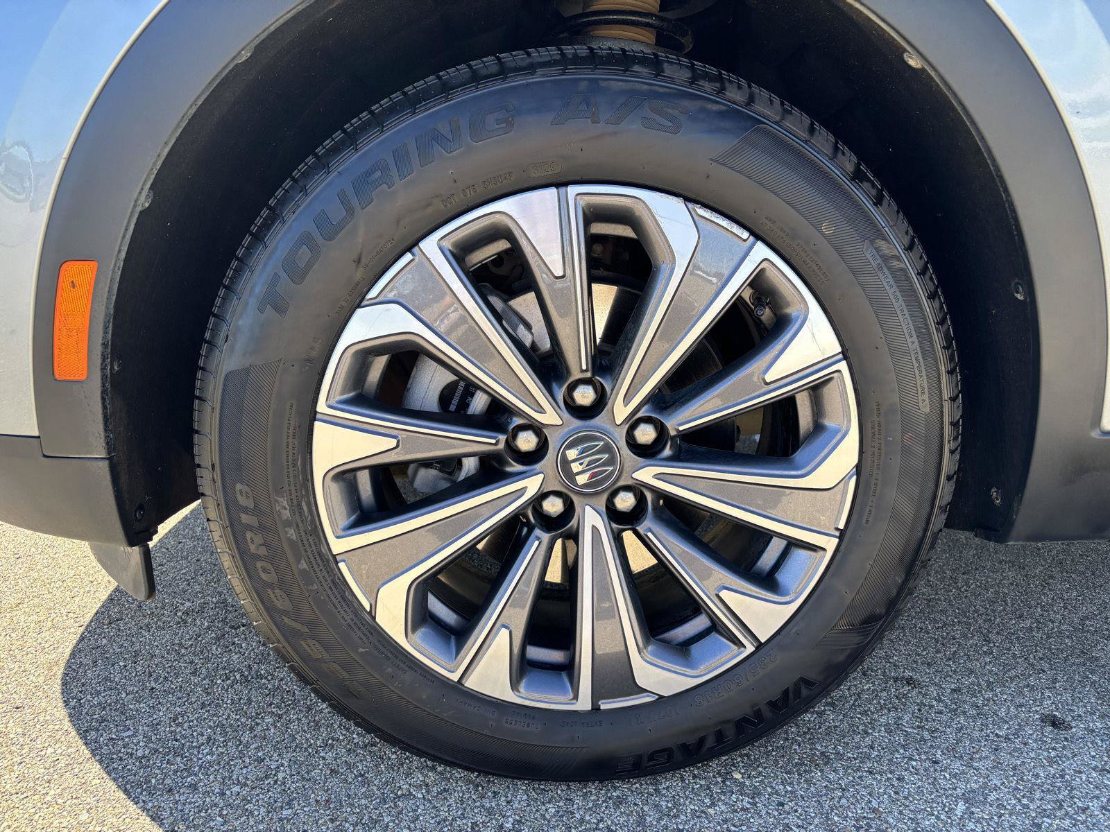 Used 2025 Buick Envision Preferred AWD/4WD image 7