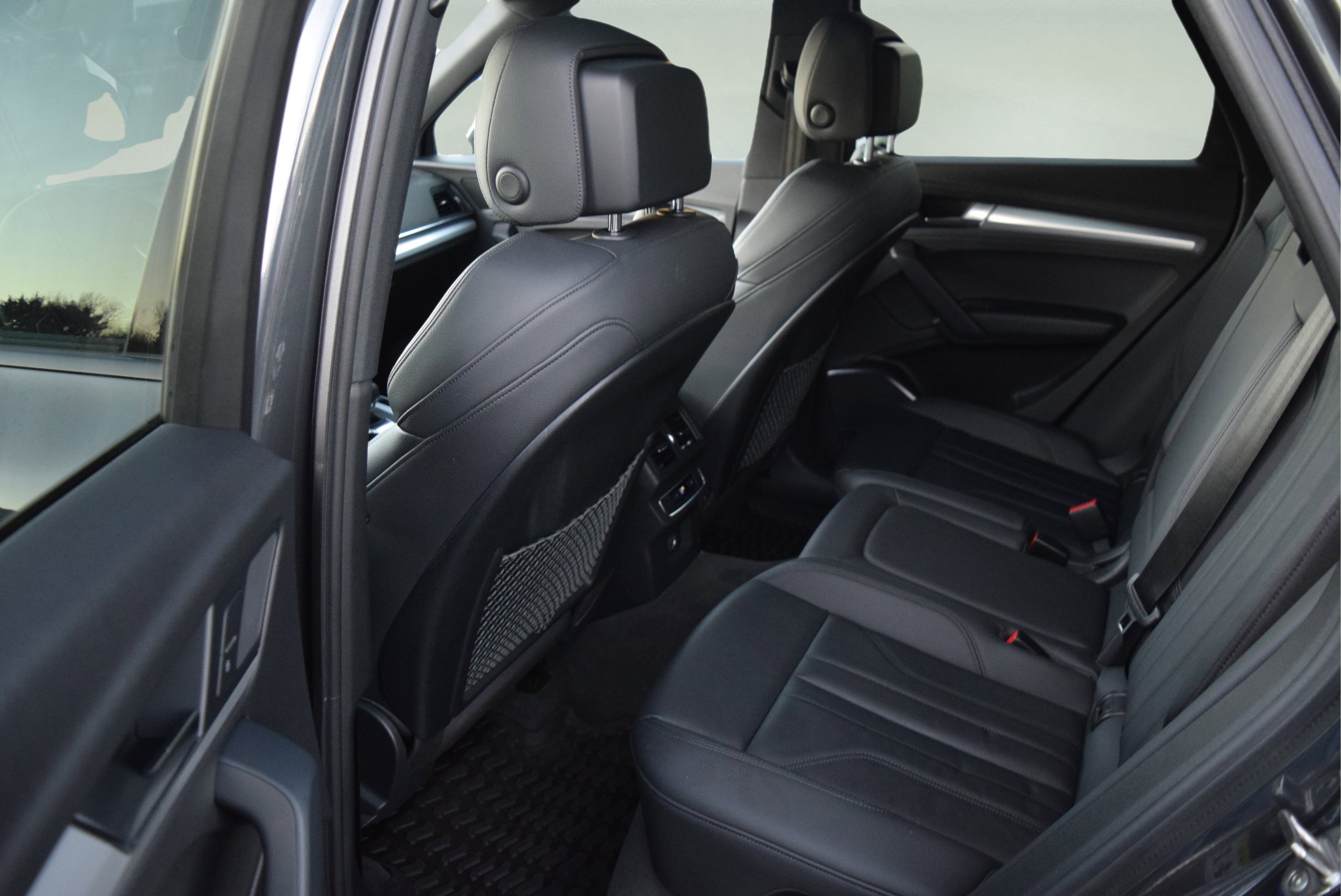 Used 2020 Audi Q5 2.0T Premium w/ Titanium Sport Package image 7