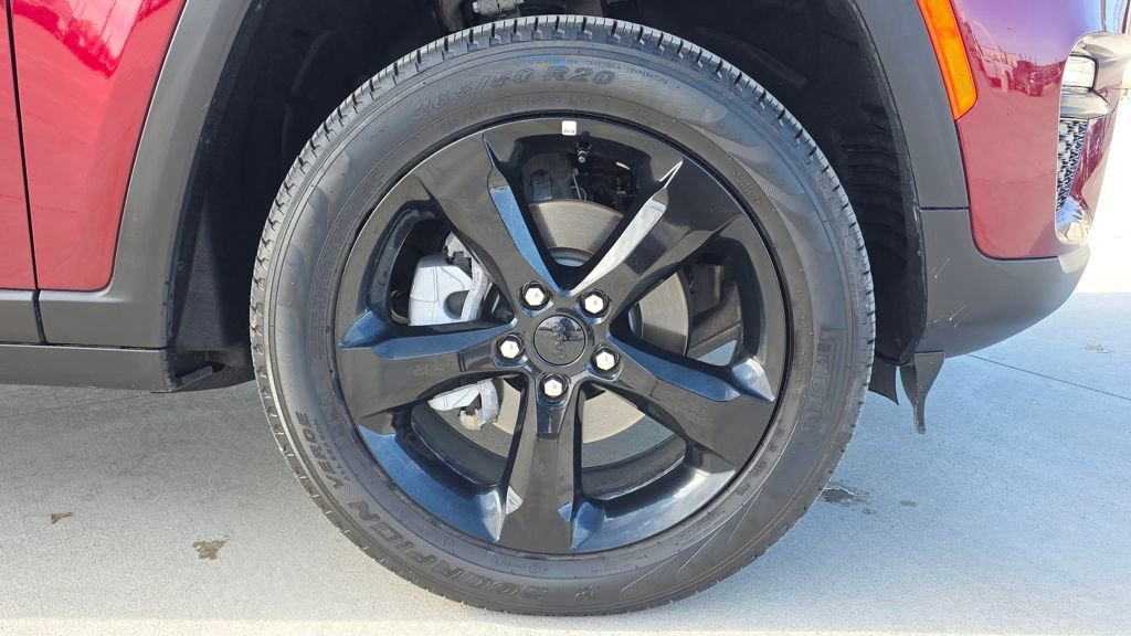 Used 2025 Jeep Grand Cherokee Limited w/ Black Appearance Package image 12