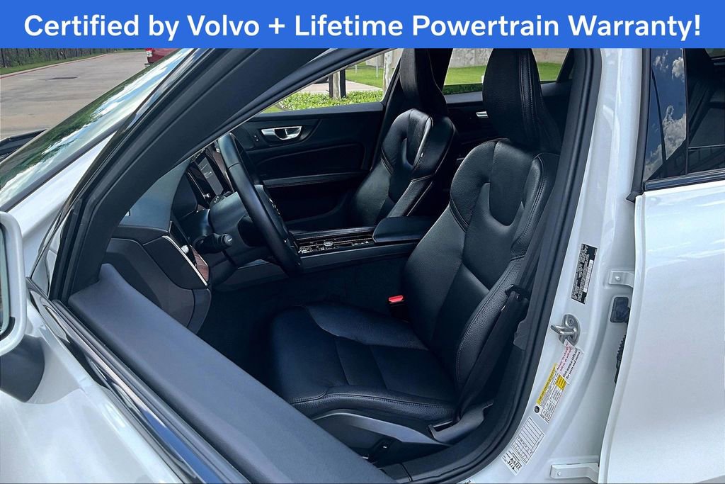 Used 2025 Volvo V60 B5 Cross Country Plus image 32