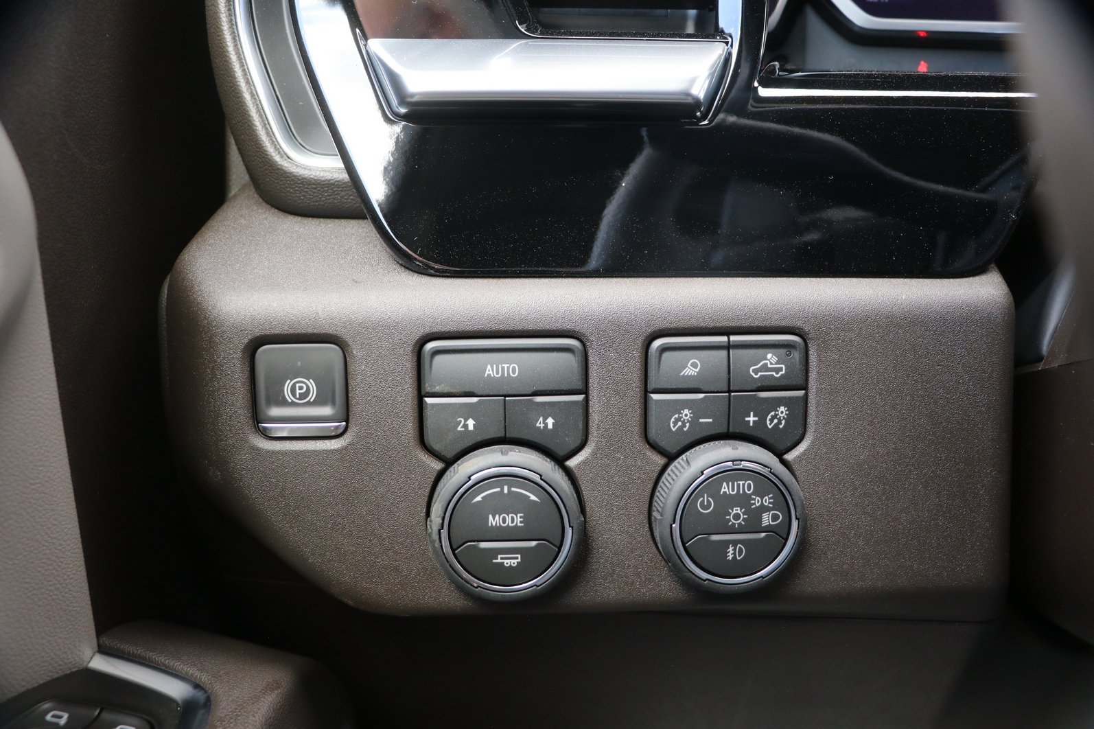 New 2026 Chevrolet Silverado 1500 LTZ w/ LTZ Convenience Package II AWD/4WD image 12