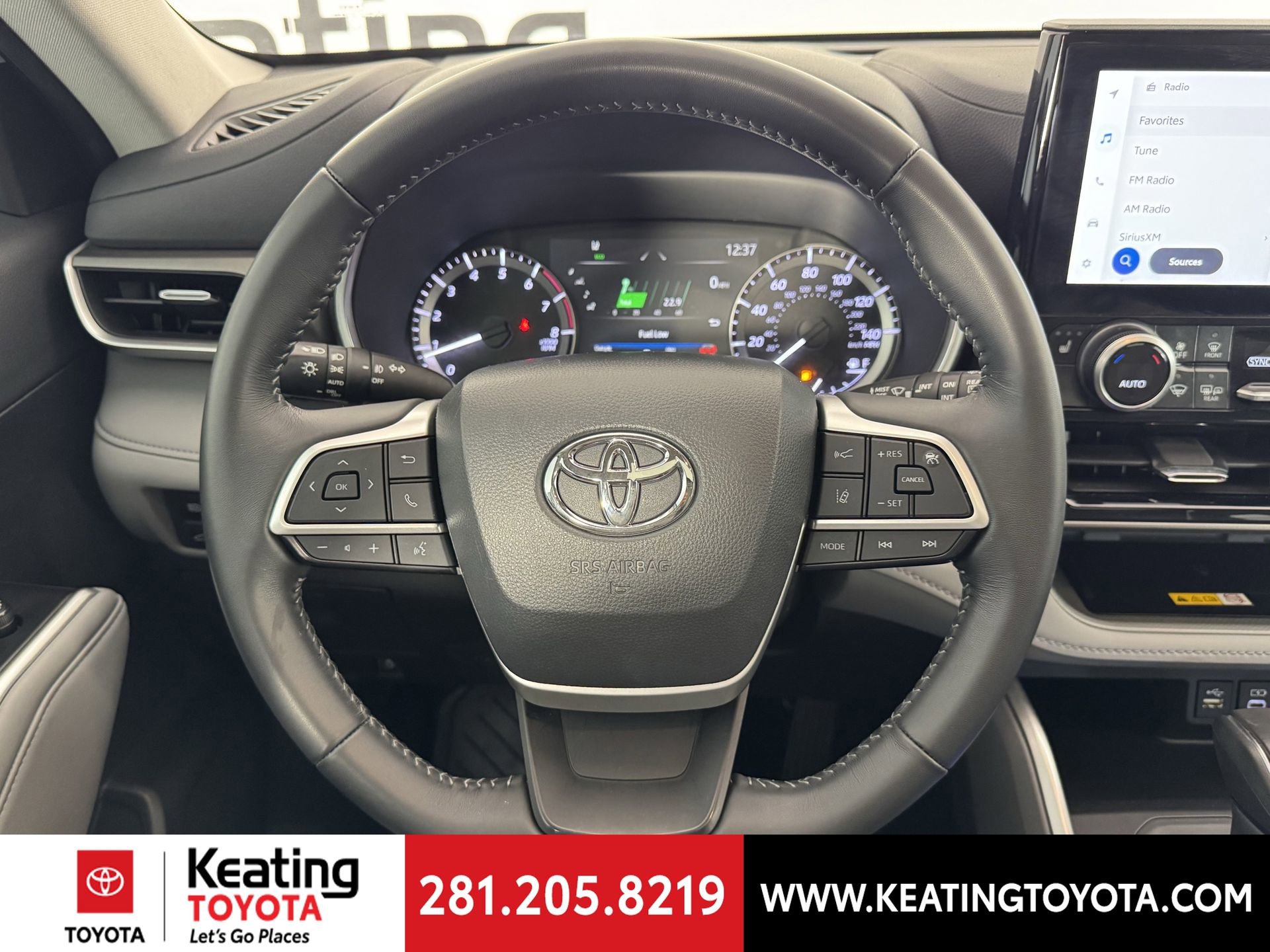 Used 2025 Toyota Highlander XLE image 29