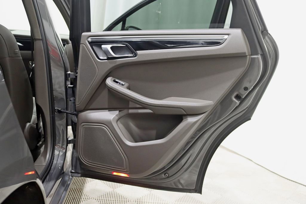 Used 2018 Porsche Macan image 29