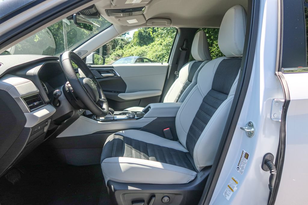 New 2026 Mitsubishi Outlander SE FWD image 24