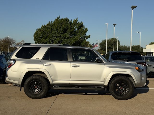 Used 2022 Toyota 4Runner SR5 RWD image 3
