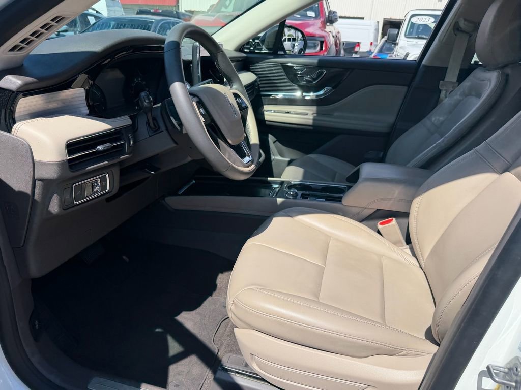 Certified 2022 Lincoln Corsair FWD image 12