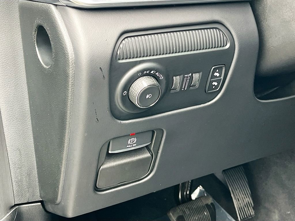 Certified 2023 Jeep Grand Wagoneer L Series III w/ Rear Seat Video Group 1 image 10