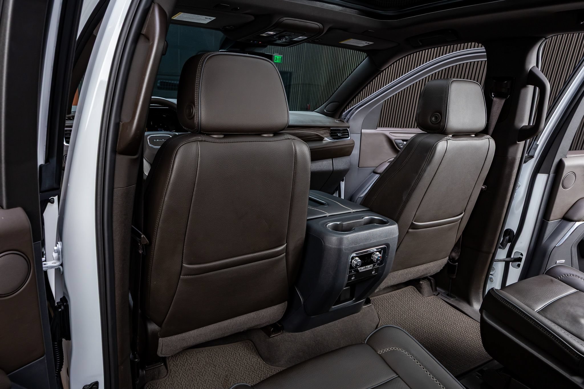 Used 2024 GMC Yukon Denali AWD/4WD image 35