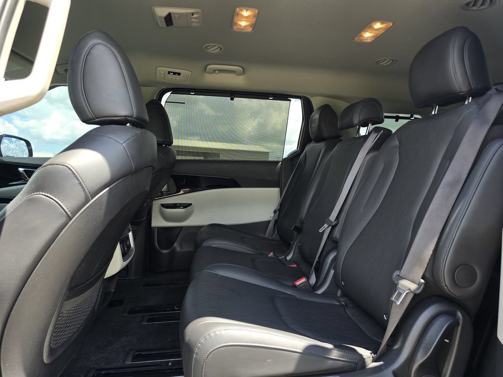 Certified 2024 Kia Carnival SX FWD image 18