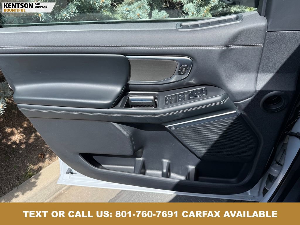 Used 2025 Ford Expedition Platinum image 21