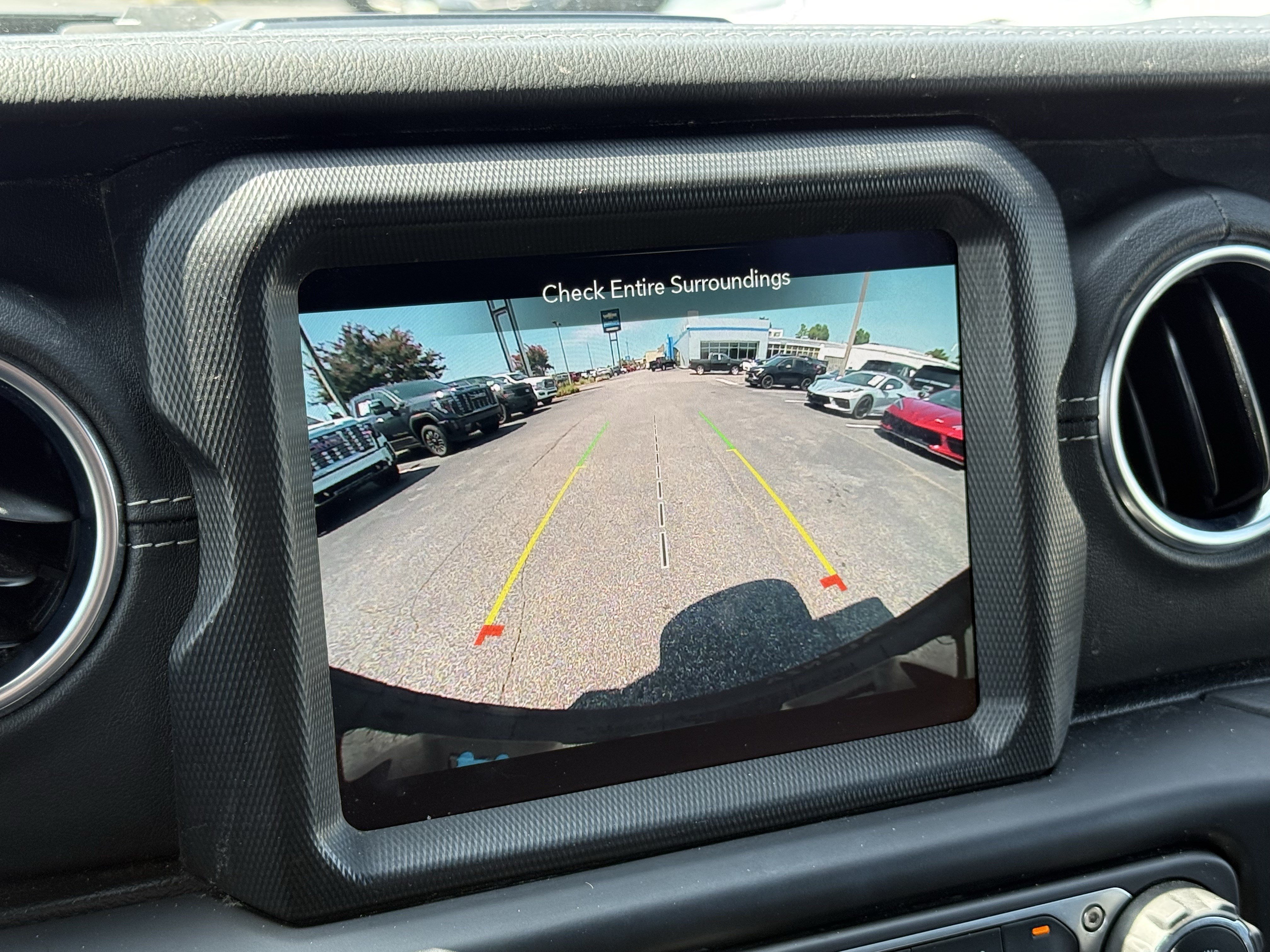 Used 2023 Jeep Wrangler Unlimited Sahara w/ Cold Weather Group AWD/4WD image 24