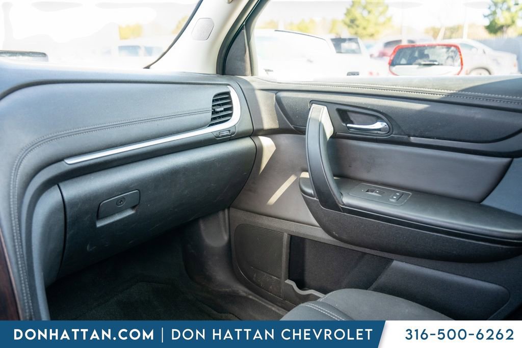 Used 2017 Chevrolet Traverse LT w/ Style and Technology Package image 13