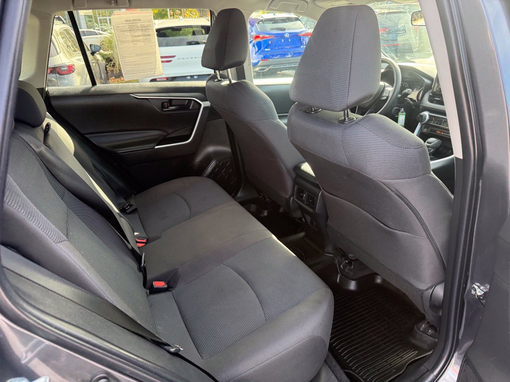 Used 2022 Toyota RAV4 LE AWD/4WD image 19