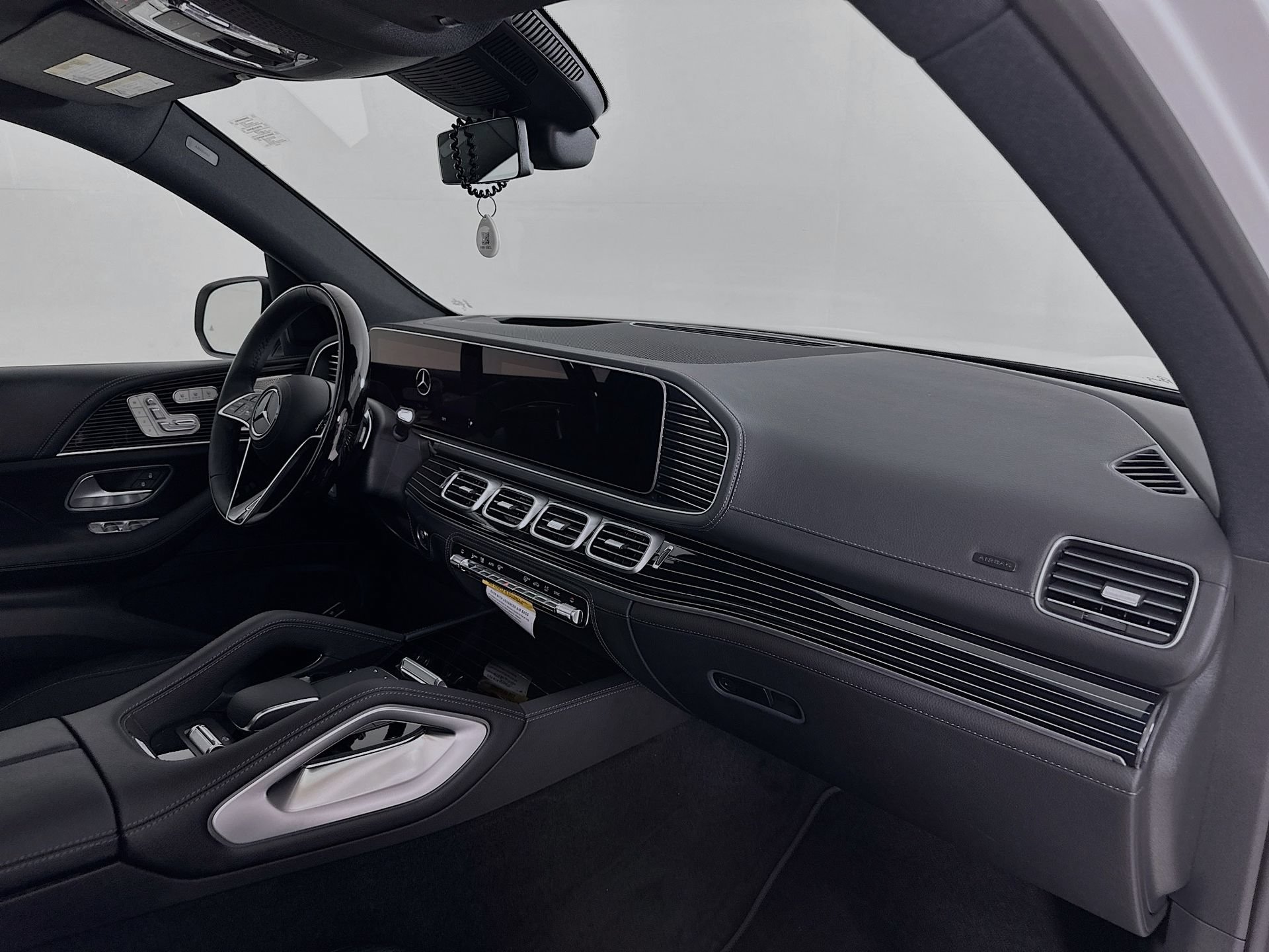 New 2026 Mercedes-Benz GLS 580 4MATIC image 33