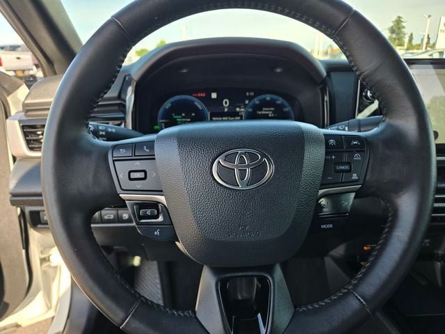 Used 2025 Toyota Camry XSE AWD/4WD image 23