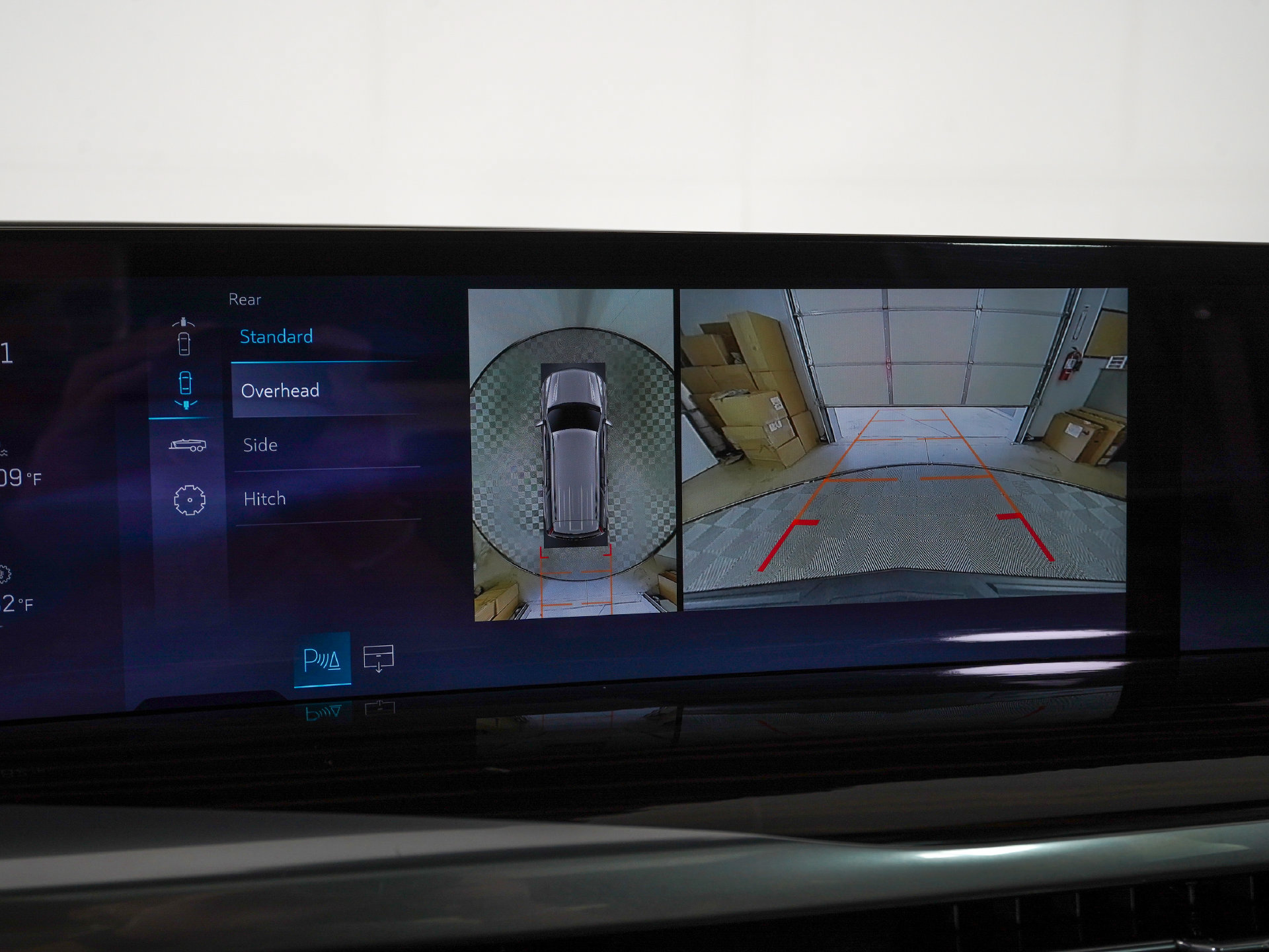 Used 2025 Cadillac Escalade Premium Luxury w/ LPO, Floor Liner Package AWD/4WD image 27