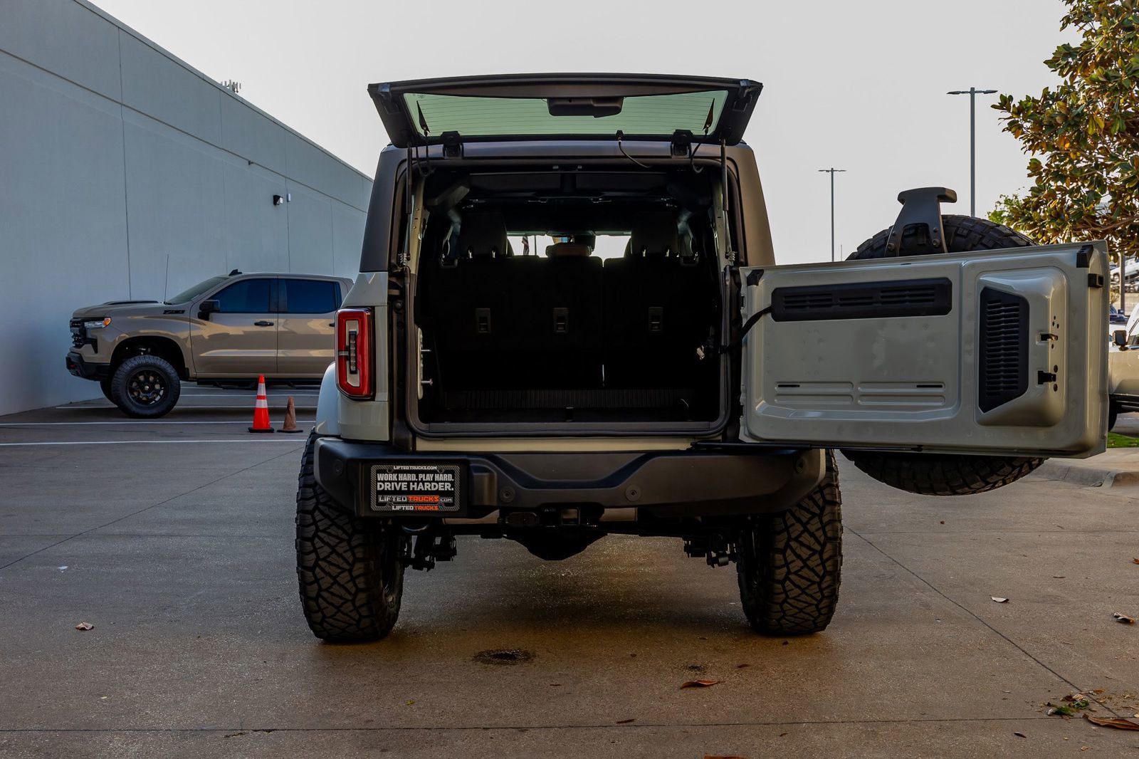 Used 2022 Ford Bronco Outer Banks image 9