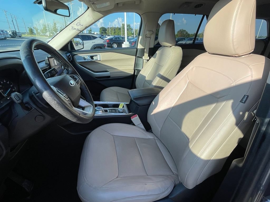 Used 2021 Ford Explorer Limited w/ Equipment Group 301A AWD/4WD image 19