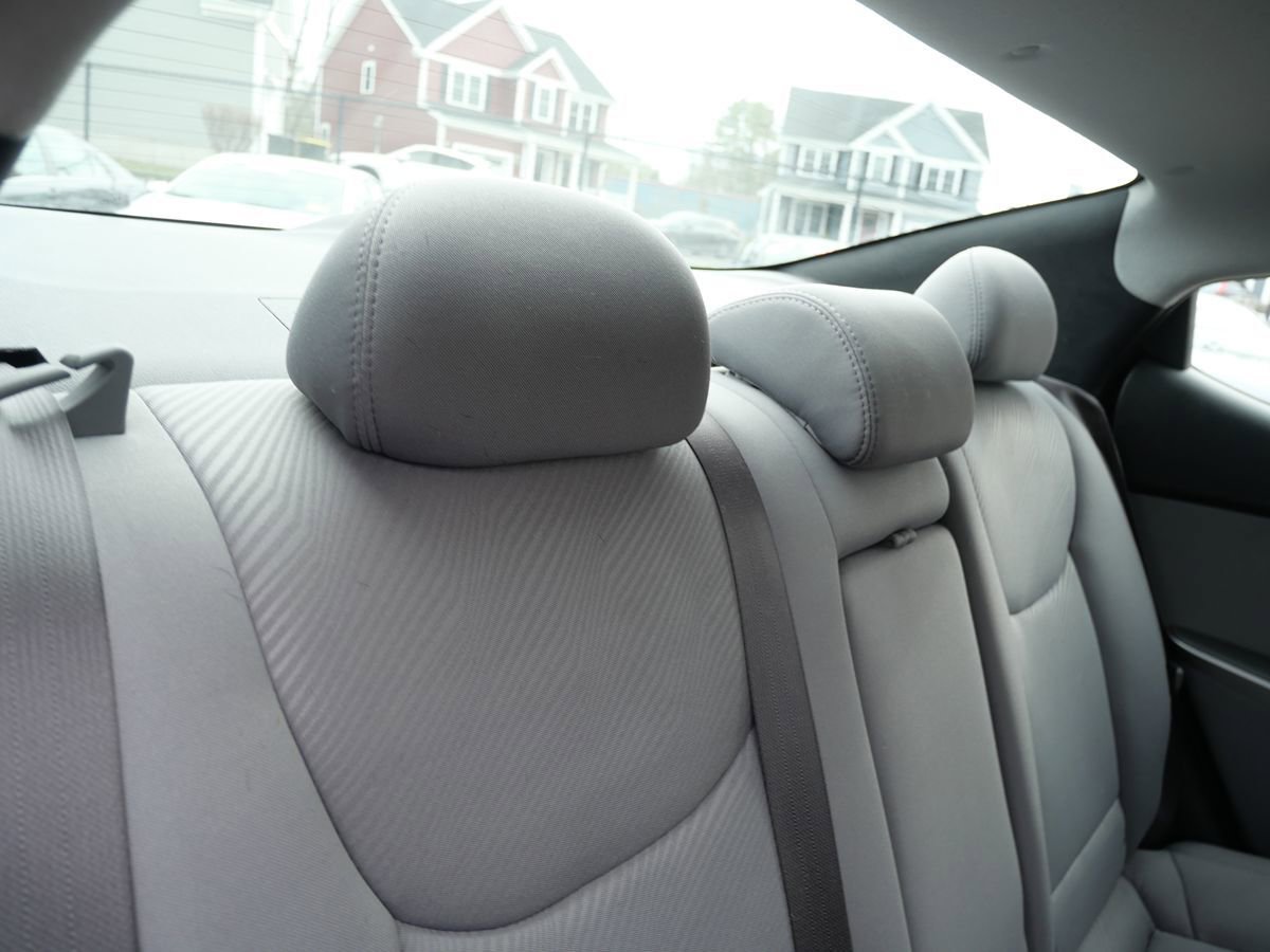 Used 2013 Hyundai Elantra GLS FWD image 22