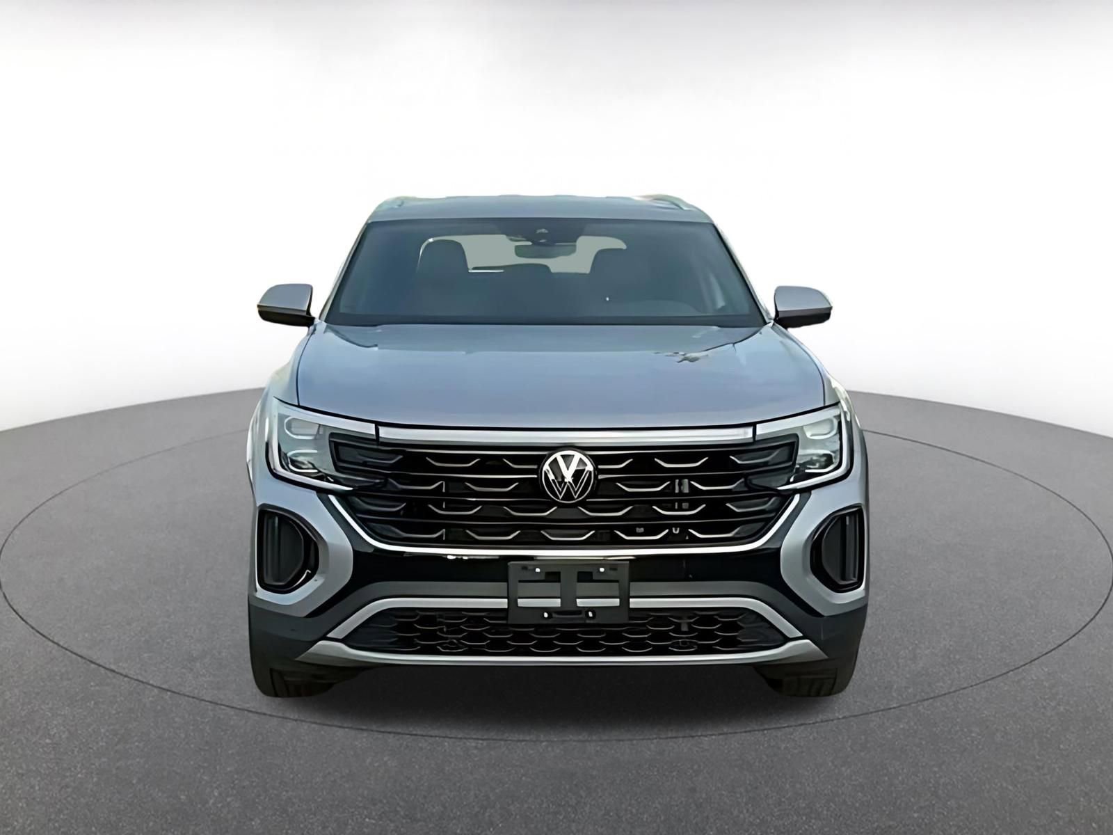 Used 2025 Volkswagen Atlas Cross Sport SE FWD image 4