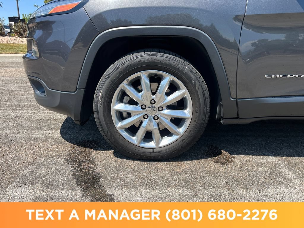 Used 2017 Jeep Cherokee Limited AWD/4WD image 9