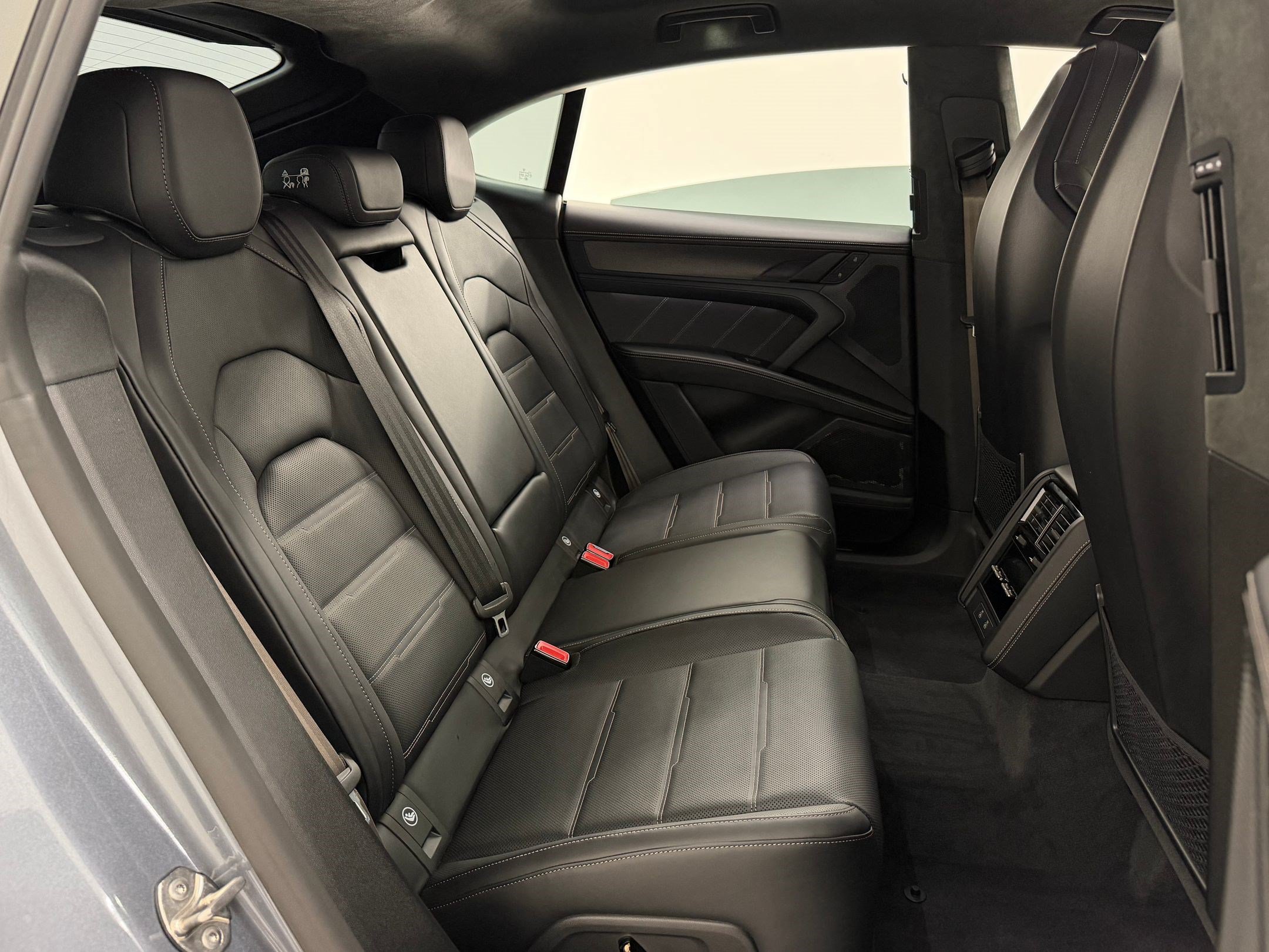 New 2026 Porsche Cayenne Turbo AWD/4WD image 30