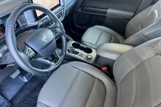 Used 2025 Ford Bronco Sport Badlands image 10