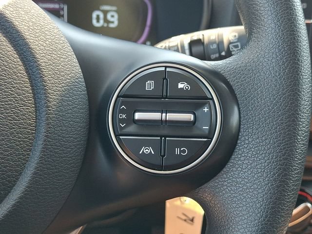 Certified 2025 Kia Soul LX w/ LX Technology Package FWD image 21
