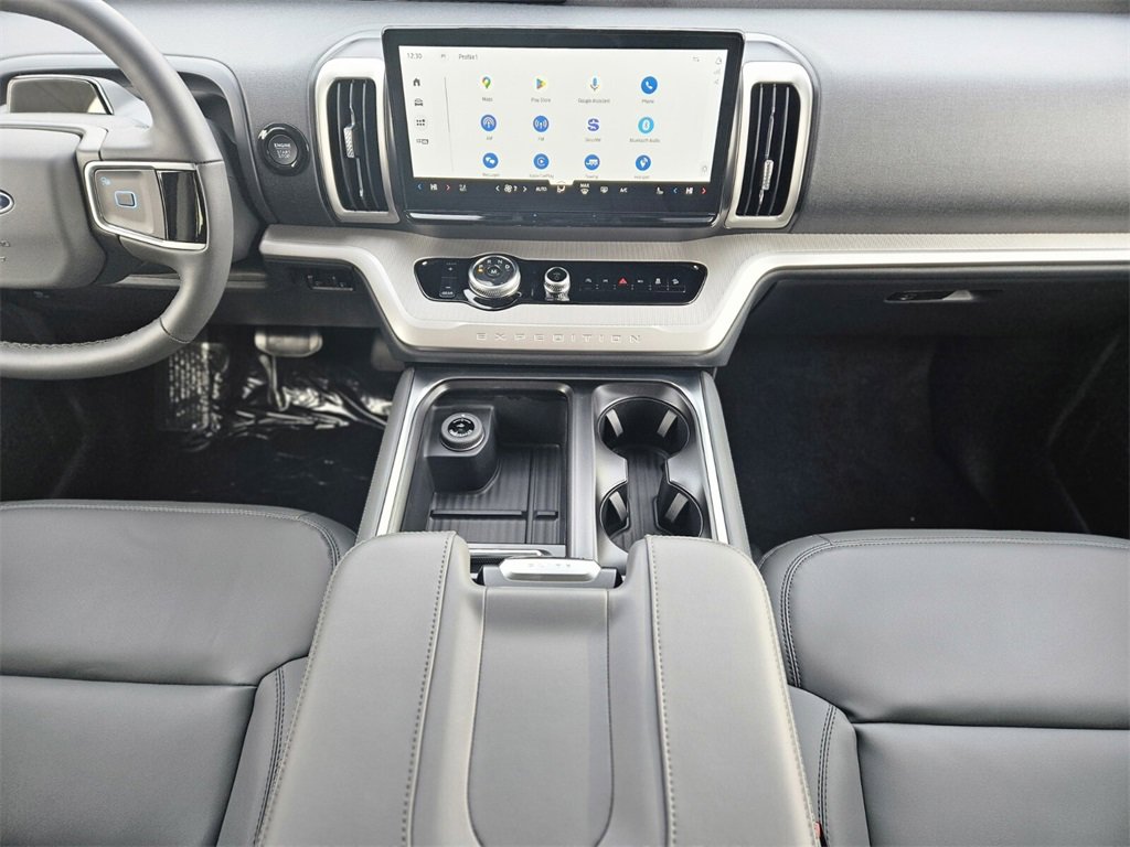 New 2026 Ford Expedition Active image 10