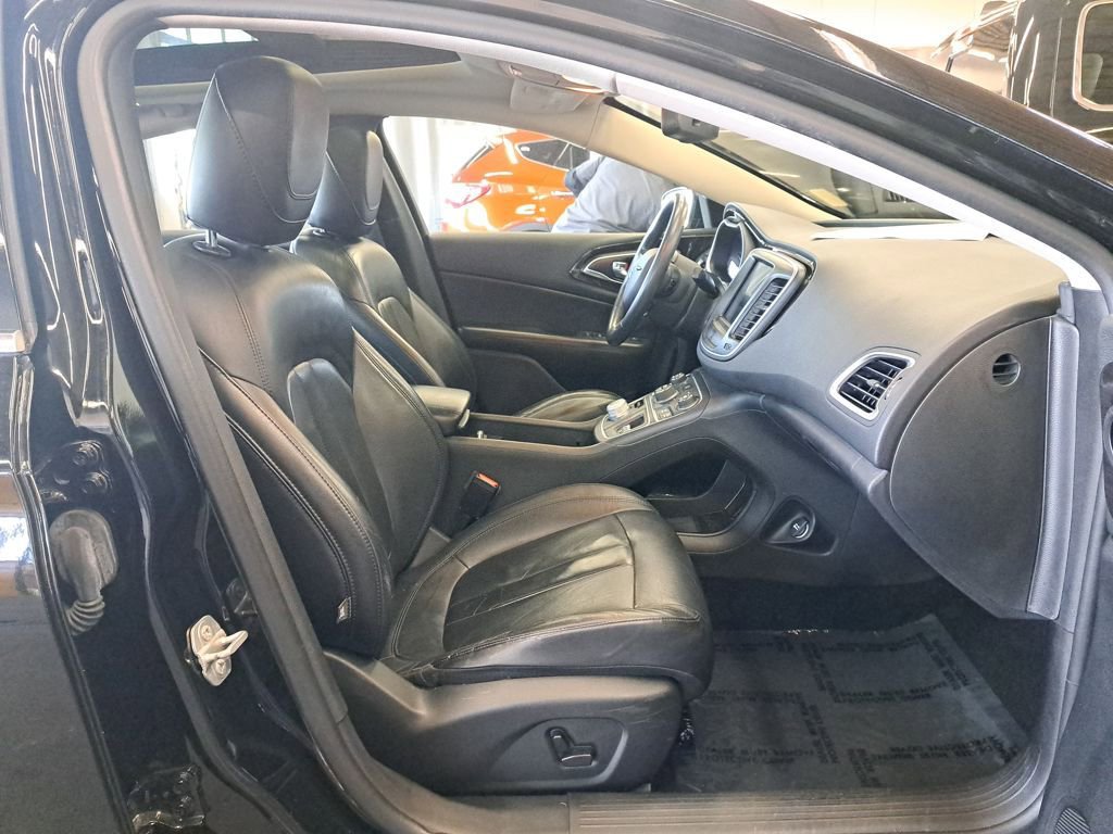 Used 2015 Chrysler 200 C w/ Navigation & Sound Group I image 17