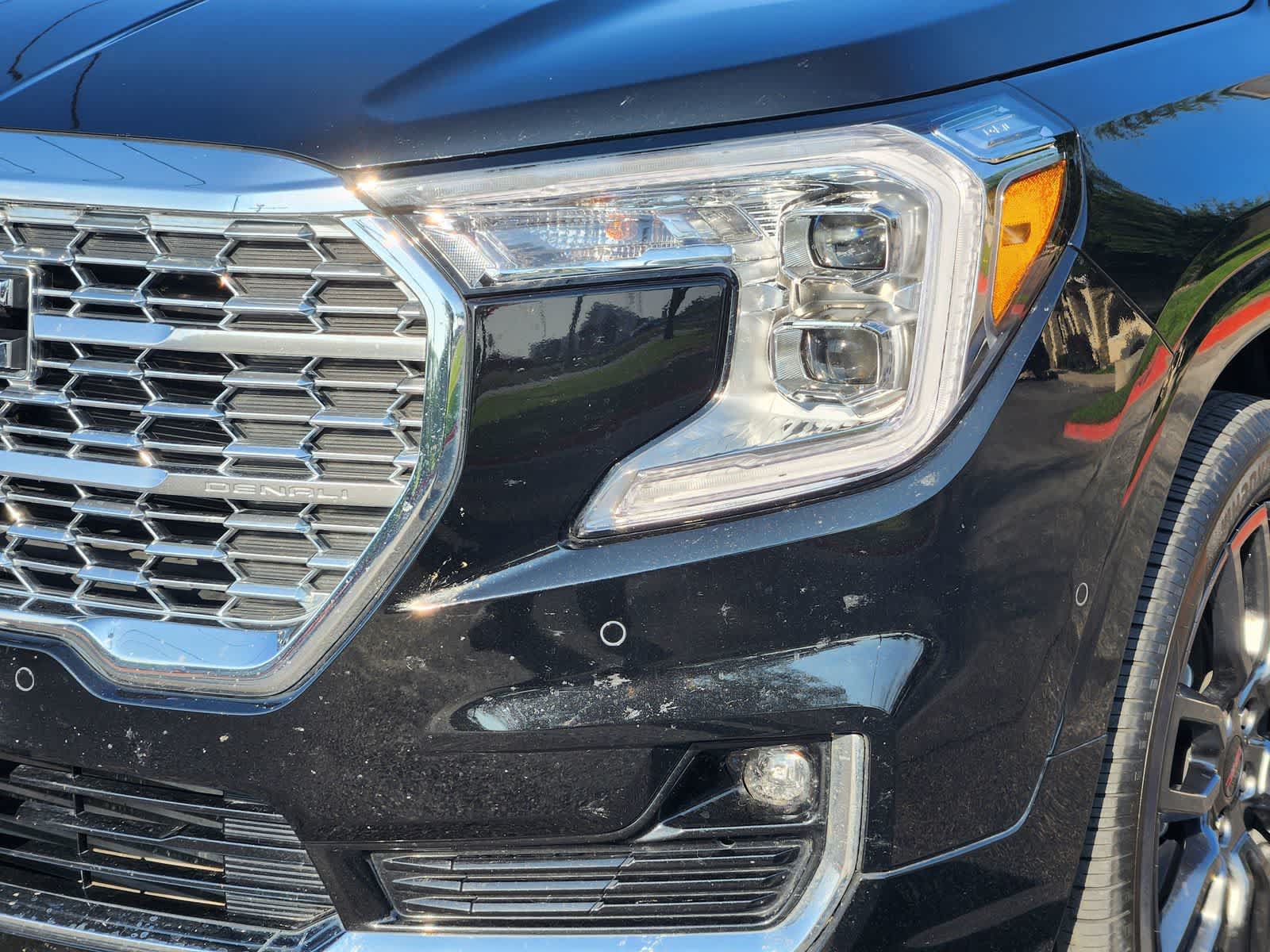 Used 2023 GMC Terrain Denali w/ Black Diamond Edition AWD/4WD image 7