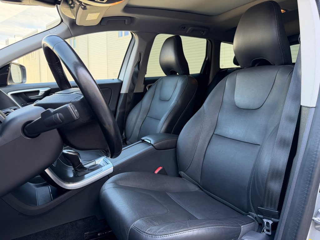 Used 2015 Volvo XC60 T5 AWD/4WD image 10