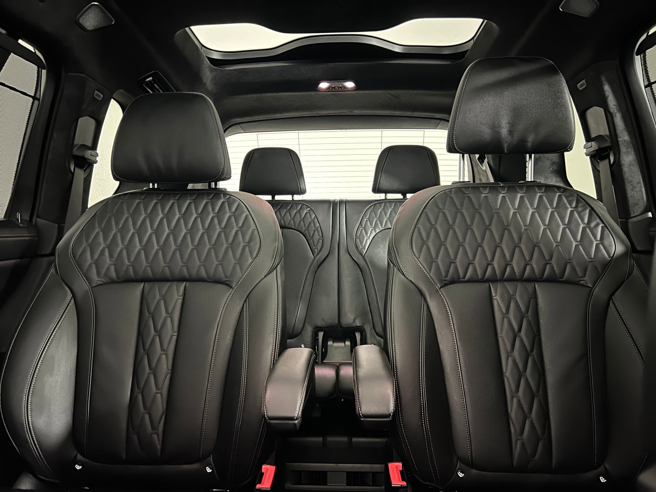 New 2026 BMW ALPINA XB7 image 32