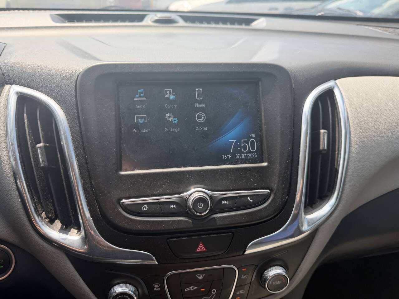 Used 2018 Chevrolet Equinox LS FWD image 29